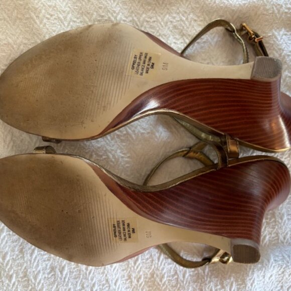 Muted gold leather strappy Guess sandals - size 9 - Picture 5 of 8
